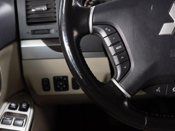 Mitsubishi Pajero IV Рестайлинг 2 с пробегом 2017 года, цена 3 399 000 рублей, 100581 км, внедорожник, Автокод Объявления