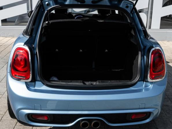 Mini Hatch III (F55/F56) с пробегом 2017 года, цена 1 960 000 рублей, 160231 км, хэтчбек, Автокод Объявления