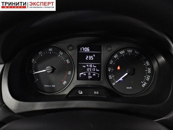 Skoda Rapid I с пробегом 2015 года, цена 1 027 000 рублей, 123129 км, лифтбек, Автокод Объявления