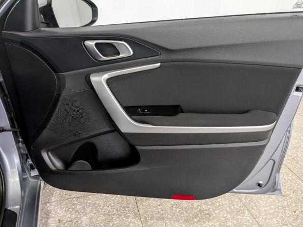Kia Ceed III Рестайлинг с пробегом 2021 года, цена 2 300 000 рублей, 75157 км, универсал, Автокод Объявления