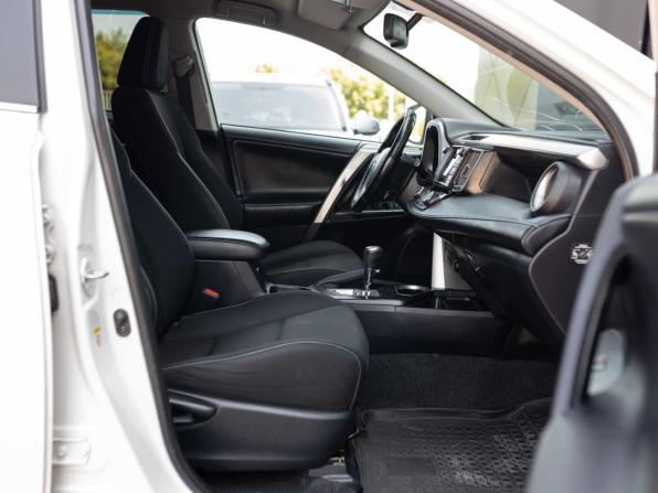 Toyota RAV4 IV (XA40) Рестайлинг с пробегом 2017 года, цена 2 350 000 рублей, 200671 км, внедорожник, Автокод Объявления