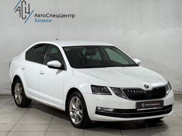 Skoda Octavia III (A7) Рестайлинг с пробегом 2019 года, цена 1 699 800 рублей, 216000 км, лифтбек, Автокод Объявления