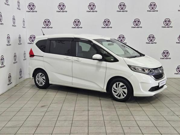 Honda Freed II с пробегом 2017 года, цена 1 496 000 рублей, 40384 км, компактвэн, Автокод Объявления