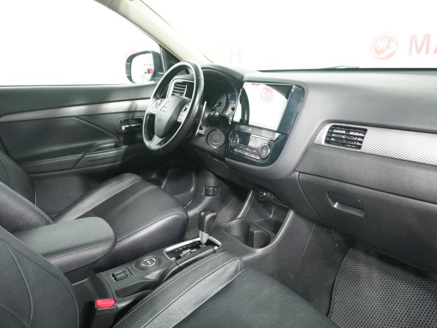 Mitsubishi Outlander III Рестайлинг Вологда  - изображение 10