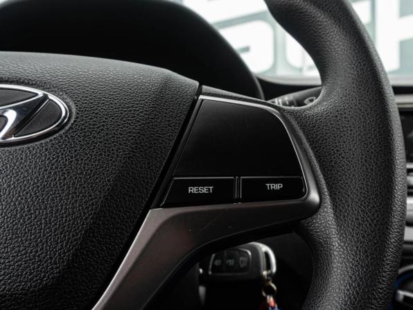 Hyundai Solaris II Рестайлинг с пробегом 2021 года, цена 1 700 000 рублей, 44857 км, седан, Автокод Объявления