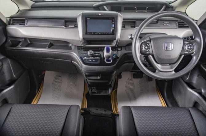 Honda Freed II с пробегом 2017 года, цена 1 439 000 рублей, 126000 км, компактвэн, Автокод Объявления