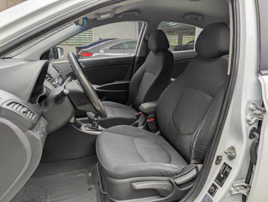 Hyundai Solaris I Москва  - изображение 8