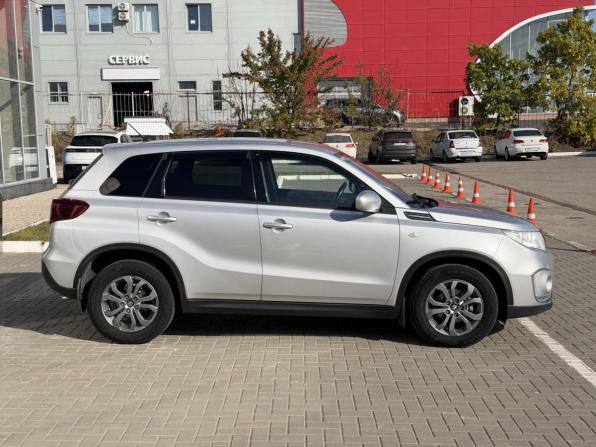 Suzuki Vitara II Рестайлинг с пробегом 2020 года, цена 1 830 000 рублей, 110330 км, внедорожник, Автокод Объявления