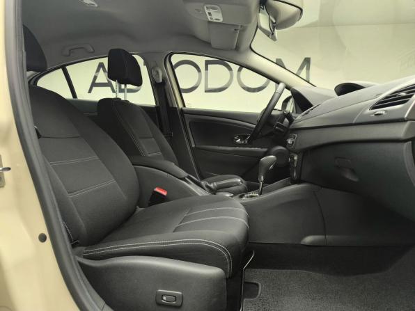 Renault Fluence I Рестайлинг с пробегом 2013 года, цена 964 000 рублей, 128965 км, седан, Автокод Объявления