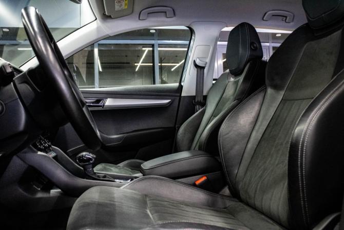 Skoda Karoq I с пробегом 2020 года, цена 2 149 000 рублей, 180679 км, внедорожник, Автокод Объявления