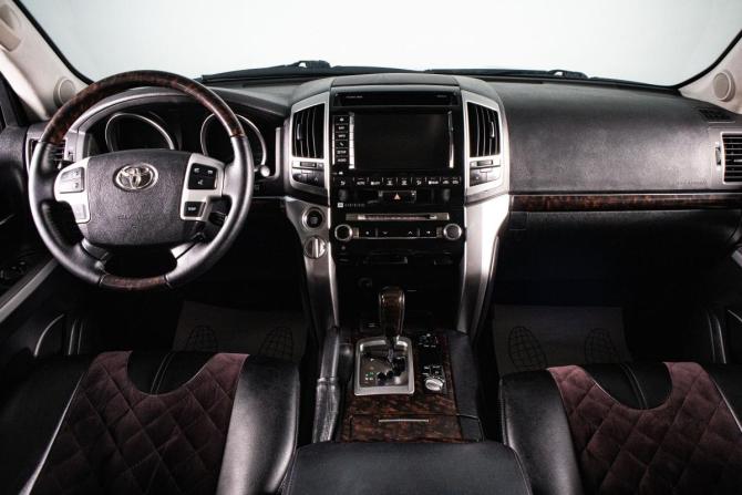 Toyota Land Cruiser 200 Series Рестайлинг 1 с пробегом 2012 года, цена 3 999 000 рублей, 162000 км, внедорожник, Автокод Объявления