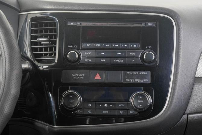 Mitsubishi Outlander III Рестайлинг с пробегом 2014 года, цена 1 429 000 рублей, 220000 км, внедорожник, Автокод Объявления