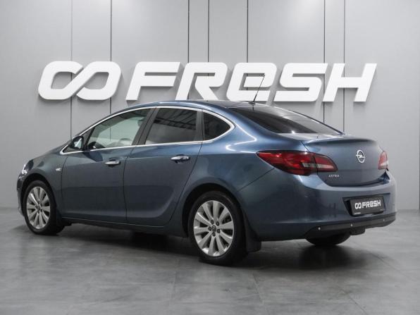 Opel Astra J Рестайлинг с пробегом 2013 года, цена 939 000 рублей, 163207 км, седан, Автокод Объявления