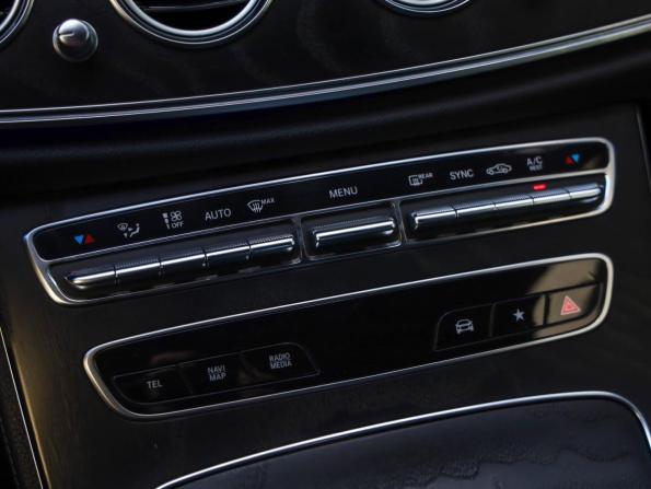 Mercedes-Benz E-Класс V (W213 S213 C238) Рестайлинг с пробегом 2021 года, цена 3 399 000 рублей, 142794 км, седан, Автокод Объявления