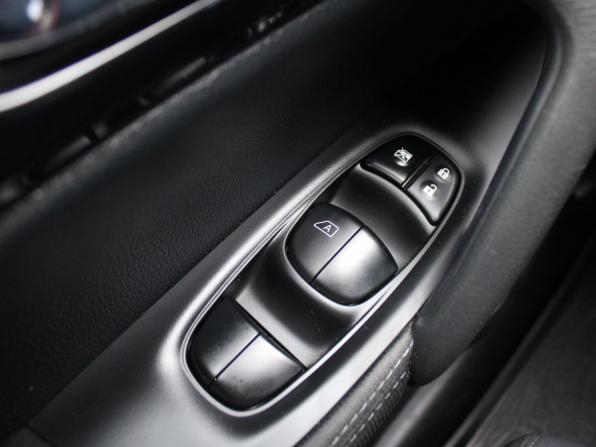 Nissan Qashqai II с пробегом 2018 года, цена 1 629 000 рублей, 92321 км, внедорожник, Автокод Объявления