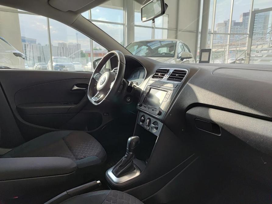 Volkswagen Polo V Рестайлинг Казань  - изображение 13