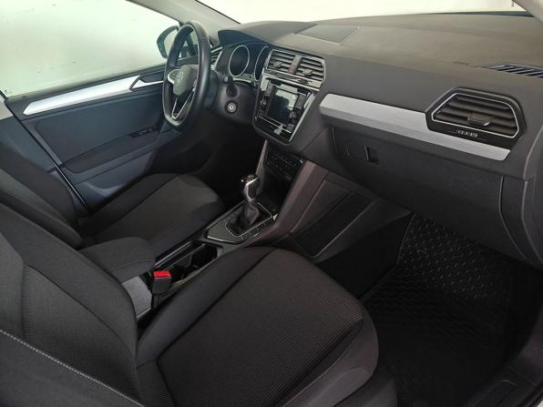 Volkswagen Tiguan II Рестайлинг с пробегом 2021 года, цена 2 630 000 рублей, 61173 км, внедорожник, Автокод Объявления