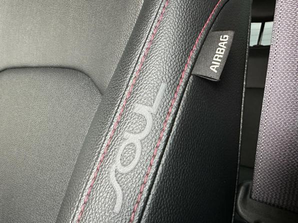 Kia Soul III Рестайлинг с пробегом 2022 года, цена 2 275 000 рублей, 49730 км, хэтчбек, Автокод Объявления