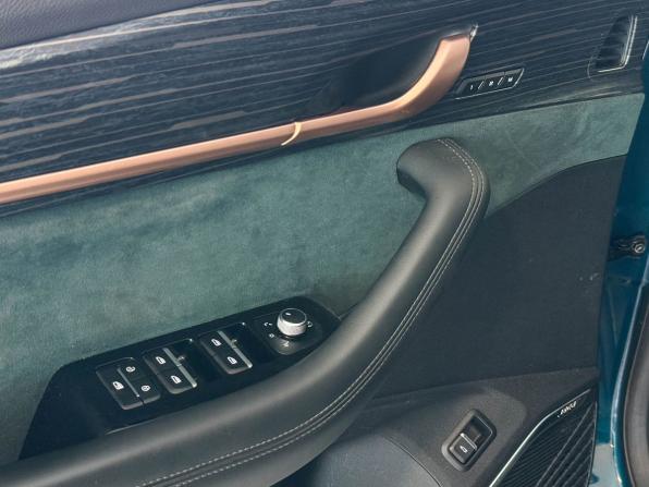 Geely Monjaro I с пробегом 2023 года, цена 2 817 000 рублей, 98872 км, внедорожник, Автокод Объявления