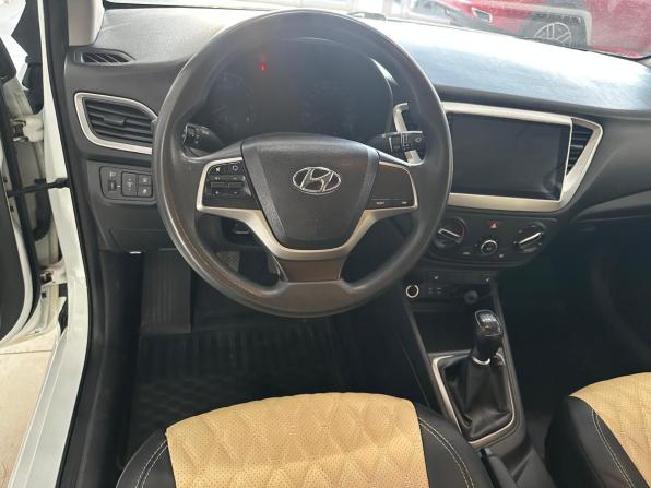 Hyundai Solaris II с пробегом 2018 года, цена 990 000 рублей, 134000 км, седан, Автокод Объявления