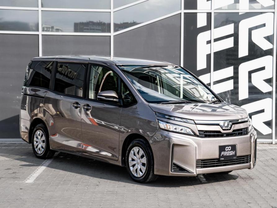 Toyota Voxy III (R80) Рестайлинг Краснодар  - изображение 1