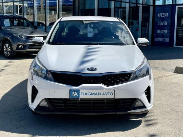 Kia Rio IV Рестайлинг с пробегом 2021 года, цена 1 060 000 рублей, 218000 км, седан, Автокод Объявления