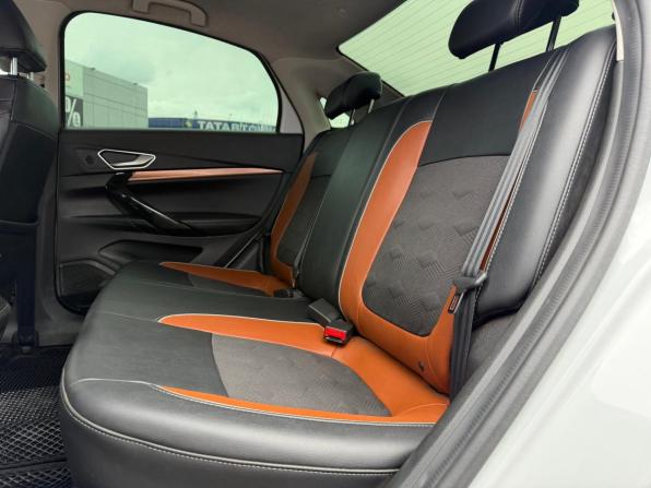 Lada (ВАЗ) Vesta I Рестайлинг (NG) с пробегом 2023 года, цена 1 300 000 рублей, 53176 км, седан, Автокод Объявления
