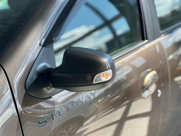 Renault Logan II Рестайлинг с пробегом 2021 года, цена 1 295 000 рублей, 28684 км, седан, Автокод Объявления