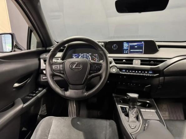 Lexus UX I с пробегом 2021 года, цена 3 379 000 рублей, 32000 км, внедорожник, Автокод Объявления