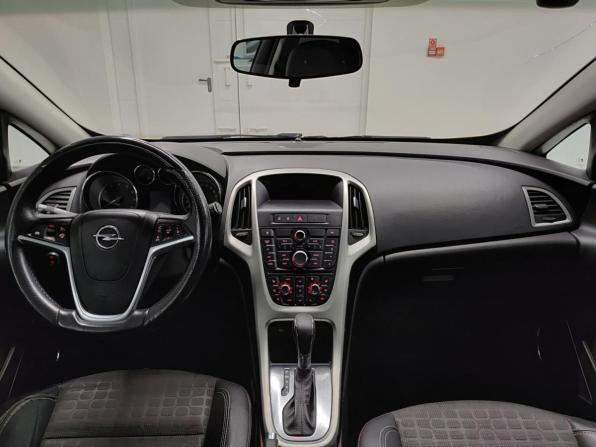 Opel Astra J Рестайлинг с пробегом 2012 года, цена 770 000 рублей, 198405 км, хэтчбек, Автокод Объявления