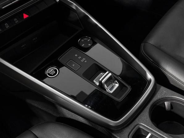 Audi A3 IV (8Y) с пробегом 2022 года, цена 3 267 000 рублей, 11849 км, седан, Автокод Объявления