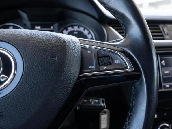 Skoda Octavia III (A7) Рестайлинг с пробегом 2018 года, цена 1 874 000 рублей, 184856 км, лифтбек, Автокод Объявления