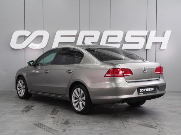 Volkswagen Passat B7 с пробегом 2013 года, цена 1 289 000 рублей, 195001 км, седан, Автокод Объявления