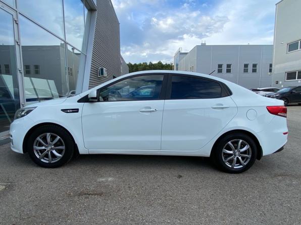 Kia Rio III Рестайлинг с пробегом 2015 года, цена 1 050 000 рублей, 117334 км, седан, Автокод Объявления