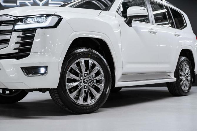 Новый Toyota Land Cruiser 300 Series 2026 года, цена 13 990 000 рублей, внедорожник, Автокод Объявления