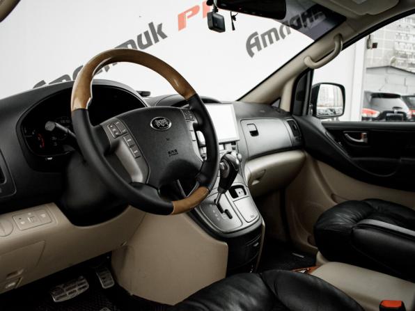 Hyundai Grand Starex I с пробегом 2010 года, цена 2 030 000 рублей, 253827 км, минивэн, Автокод Объявления