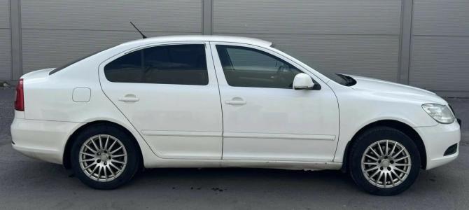 Skoda Octavia II (A5) Рестайлинг с пробегом 2012 года, цена 750 000 рублей, 213400 км, лифтбек, Автокод Объявления