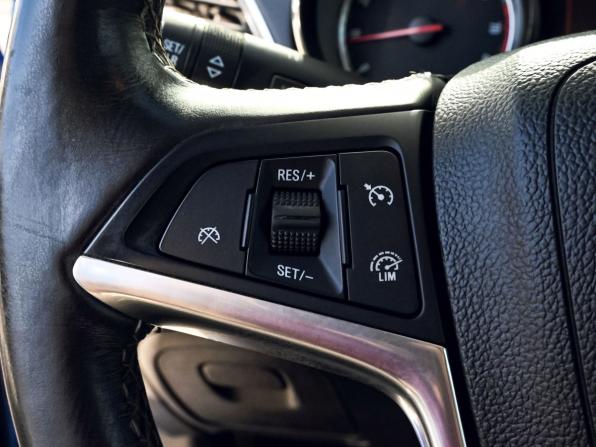 Opel Mokka I с пробегом 2013 года, цена 1 099 000 рублей, 160632 км, внедорожник, Автокод Объявления