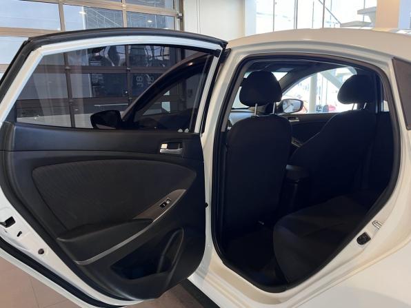 Hyundai Solaris I Рестайлинг с пробегом 2015 года, цена 675 000 рублей, 266663 км, седан, Автокод Объявления