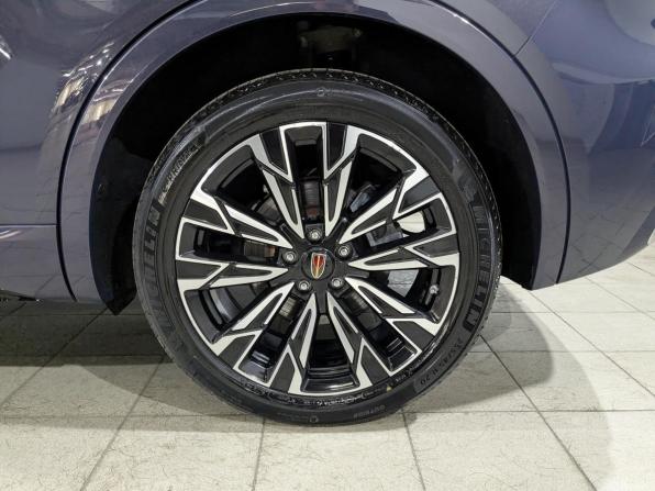Hongqi HS5 I Рестайлинг с пробегом 2023 года, цена 3 090 000 рублей, 27323 км, внедорожник, Автокод Объявления
