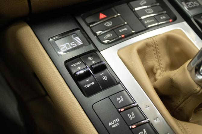 Porsche Macan I с пробегом 2014 года, цена 2 500 000 рублей, 153784 км, внедорожник, Автокод Объявления