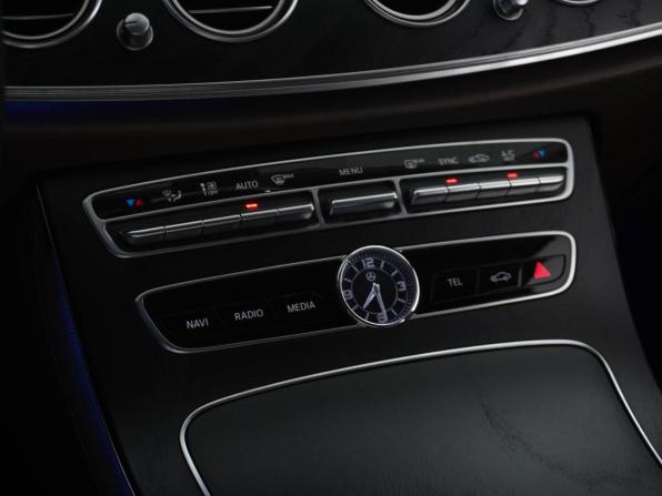 Mercedes-Benz E-Класс V (W213 S213 C238) с пробегом 2017 года, цена 3 150 055 рублей, 129156 км, седан, Автокод Объявления