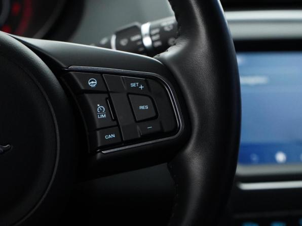 Jaguar E-Pace I с пробегом 2018 года, цена 3 499 046 рублей, 37890 км, внедорожник, Автокод Объявления