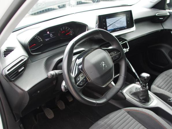 Peugeot 2008 II с пробегом 2021 года, цена 1 629 000 рублей, 86000 км, внедорожник, Автокод Объявления