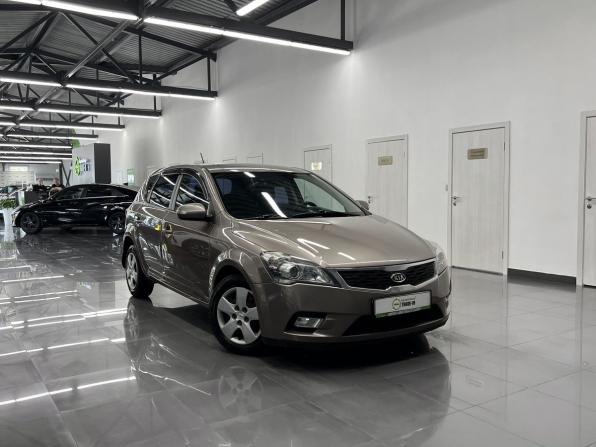 Kia Ceed I Рестайлинг с пробегом 2012 года, цена 845 000 рублей, 182106 км, хэтчбек, Автокод Объявления