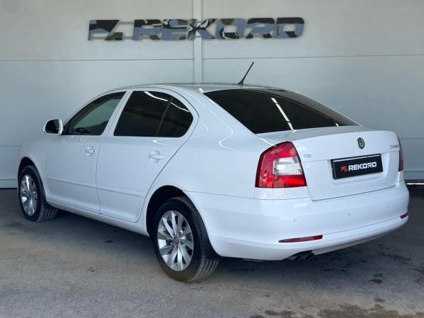 Skoda Octavia II (A5) Рестайлинг с пробегом 2012 года, цена 1 050 000 рублей, 137170 км, лифтбек, Автокод Объявления