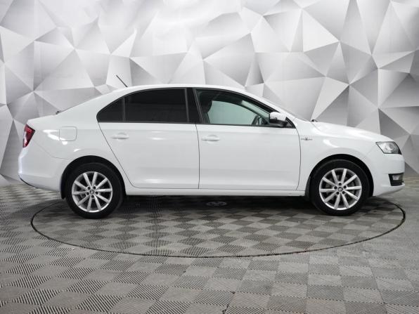 Skoda Rapid I Рестайлинг с пробегом 2019 года, цена 1 421 000 рублей, 117000 км, лифтбек, Автокод Объявления