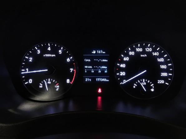 Hyundai Solaris II с пробегом 2018 года, цена 1 050 000 рублей, 177349 км, седан, Автокод Объявления