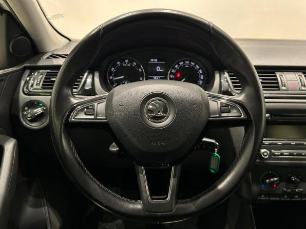 Skoda Rapid I с пробегом 2015 года, цена 859 000 рублей, 139817 км, лифтбек, Автокод Объявления