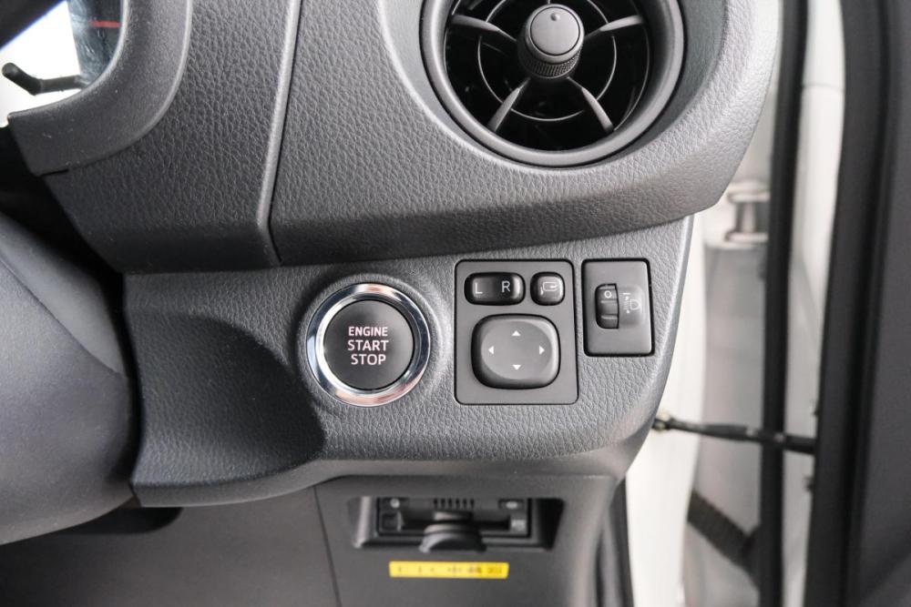 Toyota Vitz III (XP130) Рестайлинг 2 Красноярск  - изображение 17